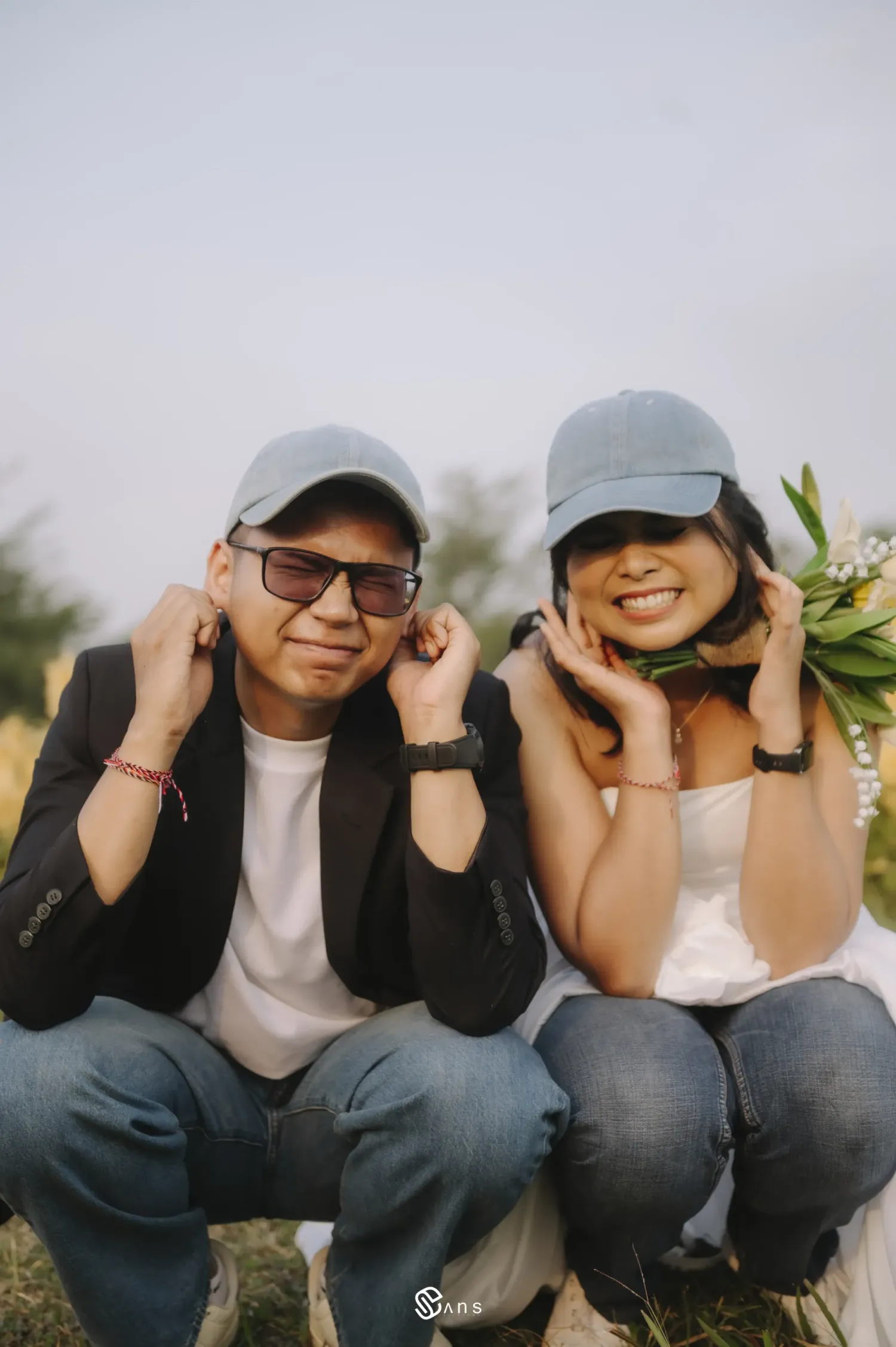 Jenaka Berdua di Padang Bunga